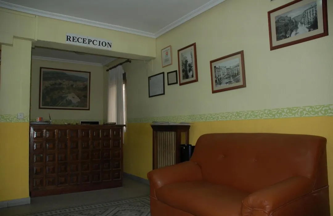 Hostal Residencia Castilla-1